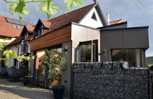 Winzerhof & Weincafe Gümpelein - Foto 1