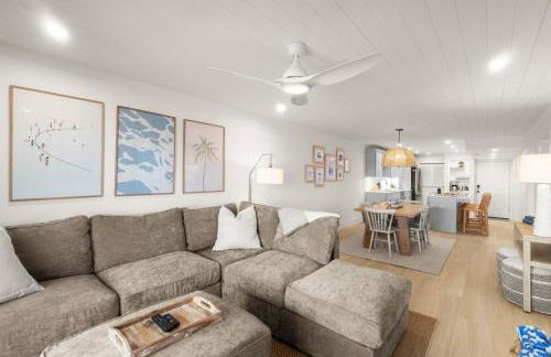 Serenity Shores Renovated Top Floor Condo w Stunning Ocean Views - Foto 38