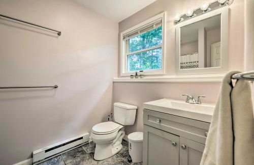 Hot Tub and Yard Stroudsburg Home in Poconos - Foto 24