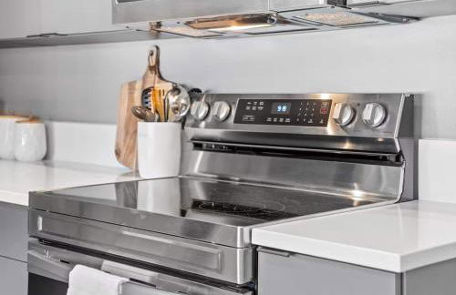 Modern Top Floor 2BR 1BA w Private Rooftop Patio South Hill Near Downtown - Foto 15