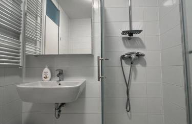 Lux Hill Skyline - Free Private PARKING - Foto 25