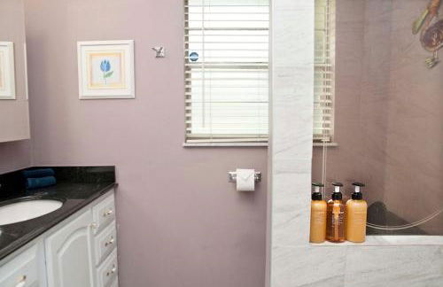 3 Bedrooms 2 Baths Pool Home available for LONGER STAYS!!! - Foto 18