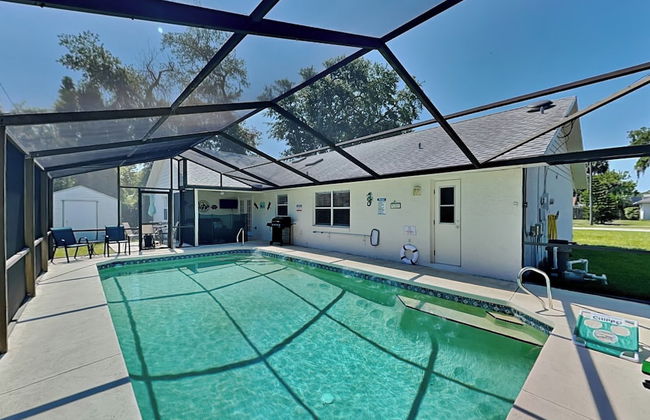 Sunny Palms Getaway - Photo 18