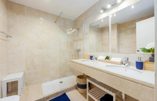 Casares Costa Gem: 2BR with Pool - Photo 17