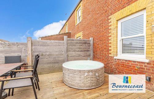 COASTGUARD COTTAGES by BOURNECOAST - A Charming Victorian Holiday Home with SEA VIEWS, HOT TUB and Garden - HB6098 - Foto 31
