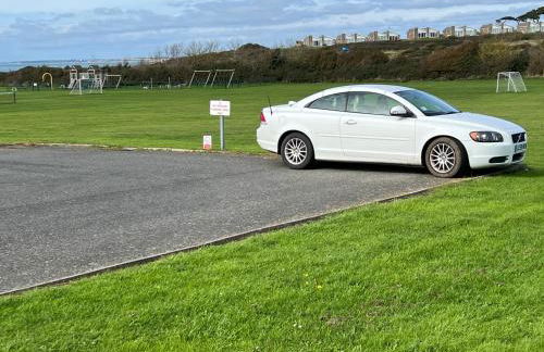 BAYVIEW self-catering coastal bungalow in rural West Wight - Photo 27