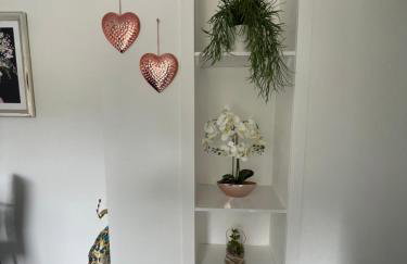 Large Stylish 2 Bedroom Apartment Stevenage Sleep 6 - Foto 12