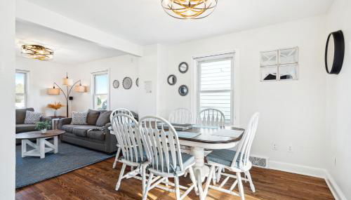 Logan's House Stylish Family Home near Downtown with EV - Foto 2