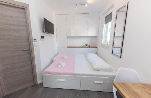 New Studio for 2, Free Private Garage Spot, Wi-Fi, 200 m from Mall of Split - Foto 12