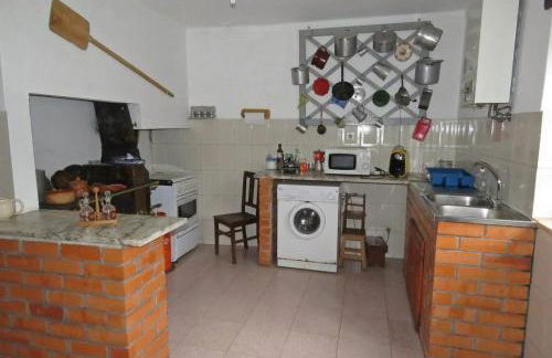 Charming house in Miranda do Corvo + Spacious terrace - Foto 7