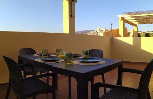 Málaga Yellow Duplex free parking and terrace - Foto 2