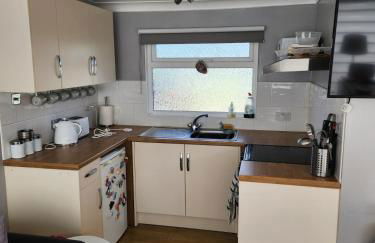 Charming 2-Bed Chalet - Foto 10