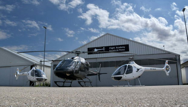 Flotte d'hélicoptères à l'aéroport de Sabadell