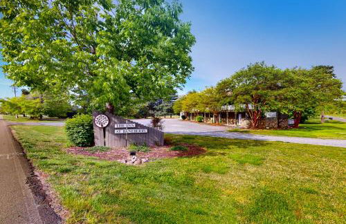 Relaxing Studio Sleeps 4 Near Golf & Douglas Lake - Foto 26