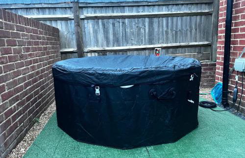 Stunning Five Bedroom Holiday Home in Chartham Canterbury with Hot Tub - Foto 19