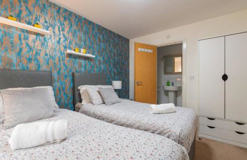 Cheerful 4-bedroom house with multiple car parking - Foto 34