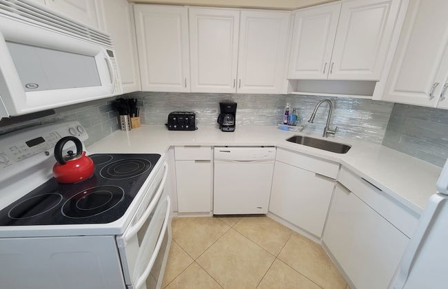 Alexander 1620 3 Bedroom Apts by RedAwning - Foto 13