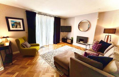 Luxury 2 bedroom town apartment - Foto 1