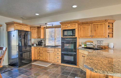 2-Condo Property with Mtn Views by Golf and Ski Resort - Foto 8