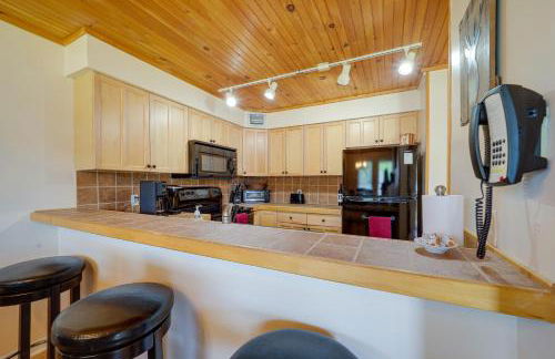 All-Season Retreat with Deck in Beech Mountain! - Foto 10