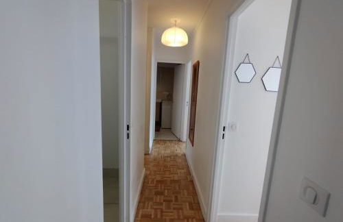 5 mn (450 m) walk Metro/La Defense/Netflix/Parking - Foto 17