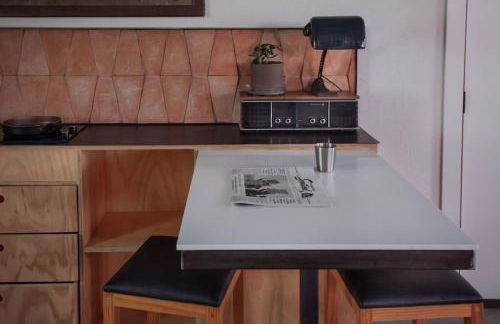 Large West Texas Suite at Iconic Property - Foto 16