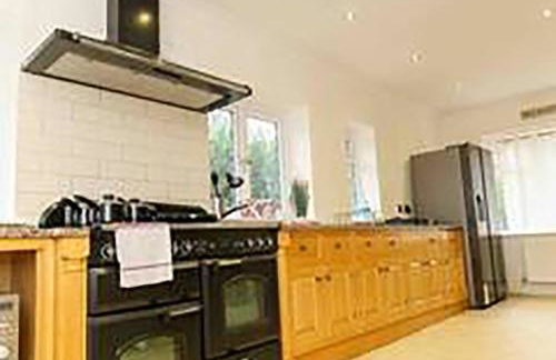 5 bedroom 3 bathroom house - Lyne Chertsey - Foto 9