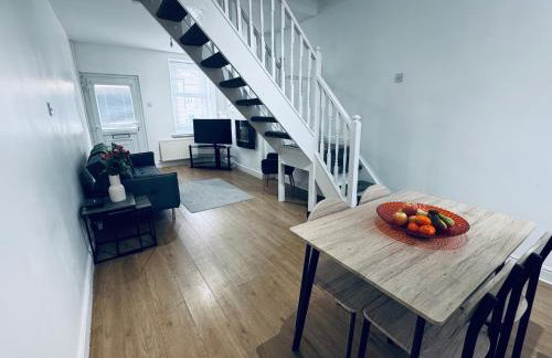 Holly Terrace - 2 Bedrooms - Sleeps 3 - Photo 7