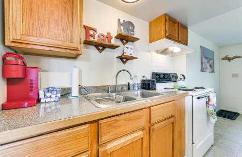 Cozy Apt Less Than 1 Mi Near Lake Huron and Mackinac Island! - Foto 8