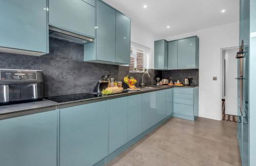 Stanley Park House Peterborough - 3 bed, 3 bathroom, parking, garden - Foto 11