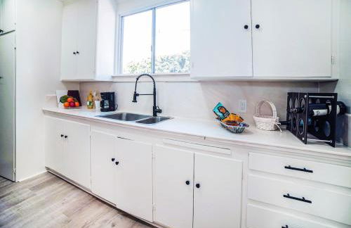 Fully Furnished 1-Bedroom - Foto 8