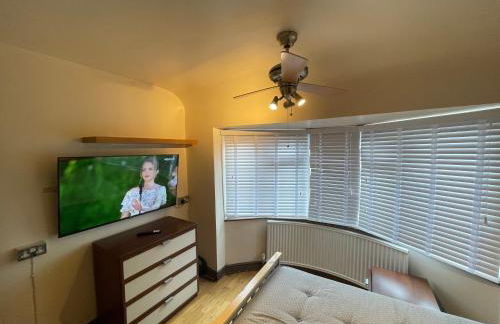 2 Bed Flat near Heathrow Airport & Elizabeth Line - Foto 7