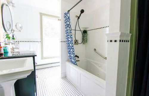 Expansive Victorian close to Saratoga Springs and Lake George - Foto 23