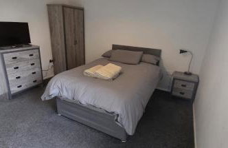 The Calvers - Contractor ready 4-bed house parking, fast WIFI & smart TVs by Hosterooo - Foto 7