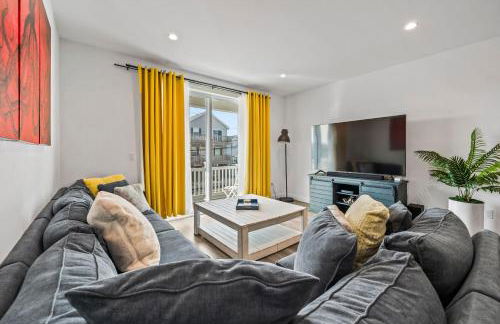 Beach House Steps away from the Boardwalk and Beach with Ocean Views in Seaside Heights! - Foto 16