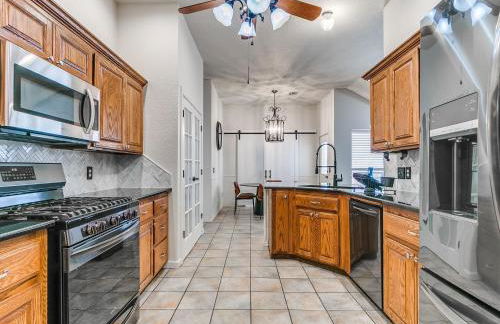 Sleek 4BR OKC Stay by StayLage - Photo 35