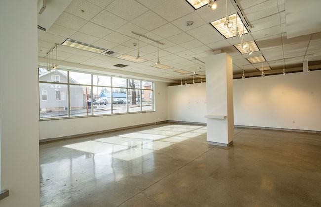 Brewster Hall - Photo 20