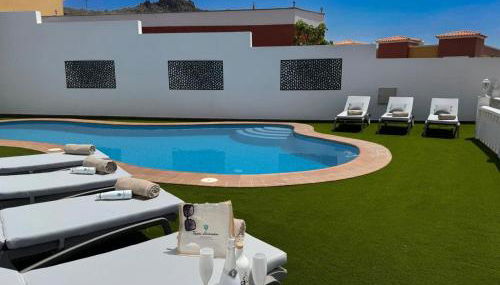 Villa Amorio a spacious modern getaway with a private heated pool & Sea Views - Foto 3