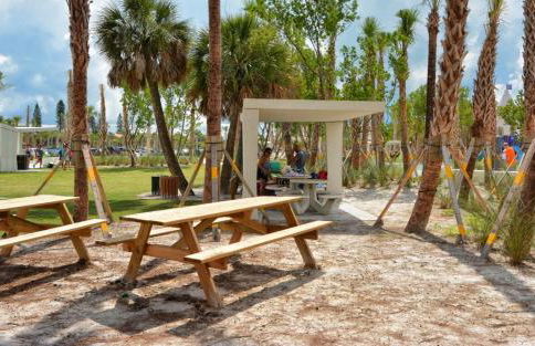 Steps to #1 Beach in America Siesta Beach! - Foto 32