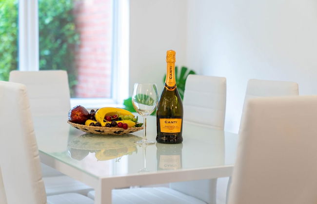 Stylish Three Bedroom House With Garden in Birmingham Suburb - Foto 15