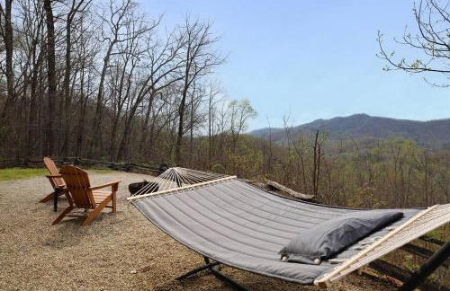 Red Roof-Cozy Cabin with Great Views, Hot Tub and near Bryson City - Foto 34
