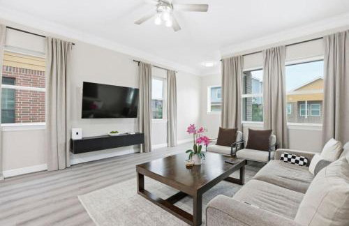 O26A Single Story 2BR Townhome King Beds Pet Friendly Houston - Foto 1