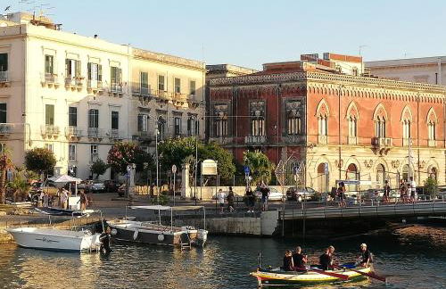 Central Siracusa - AliceA apartment with Balcony & Green View - Foto 45