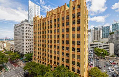 Vibrant Downtown Haven with Rooftop Pool & Parking - Foto 43