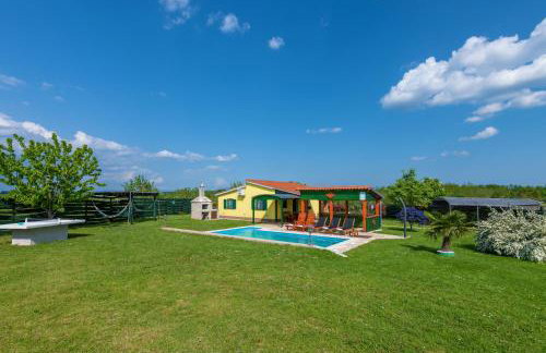 Villa Vrt, a private and fully fenced forest retreat - Photo 27