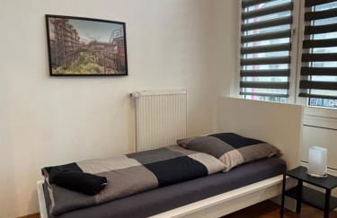 Case Four Boardinghouse mit Parkplatz, Küche, Waschmaschine und Trockner - Photo 17