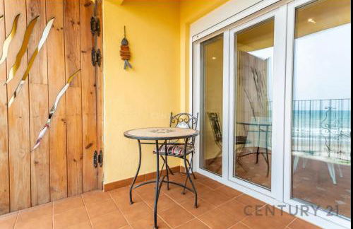 Charming Coastal Retreat - Foto 11