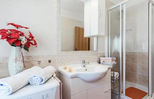 1 Bedroom Stunning Apartment In Labin - Foto 21