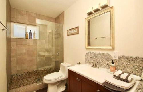 Mayfair House - 4 Minutes to National Park! - Foto 10