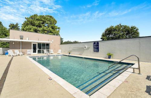 Bywater 2BR w Pool, Gym & King Beds - Foto 4